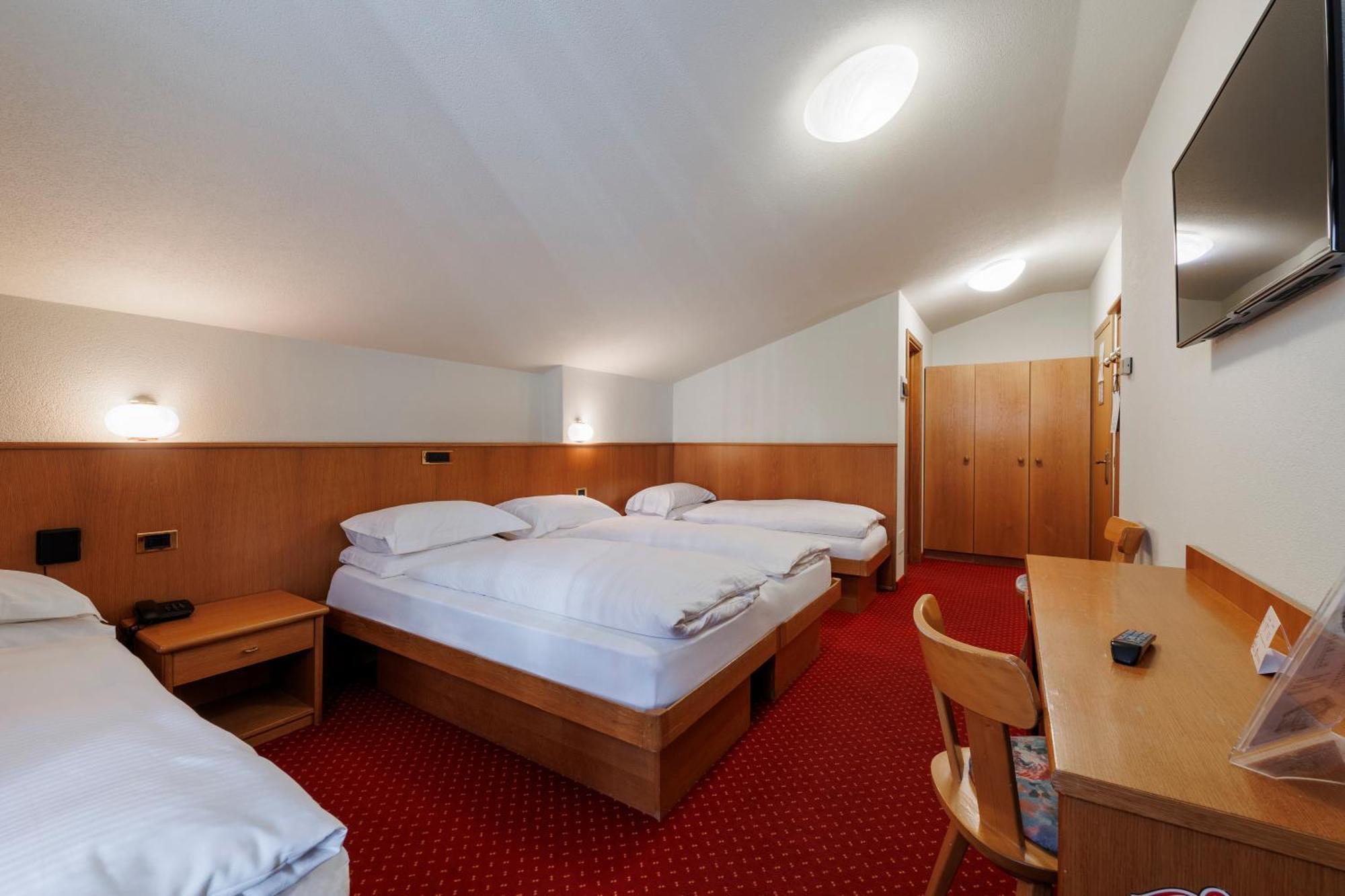 Hotel Miravalle Isolaccia Luaran gambar